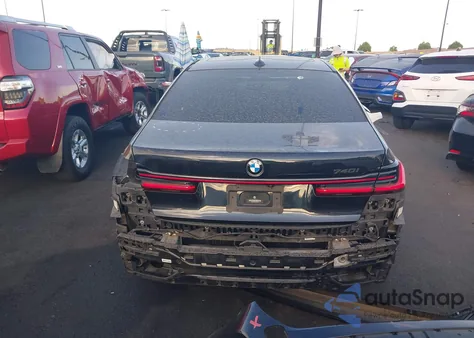 2021 BMW 740I из США, поврежденный, VIN WBA7T2C07MCF72720